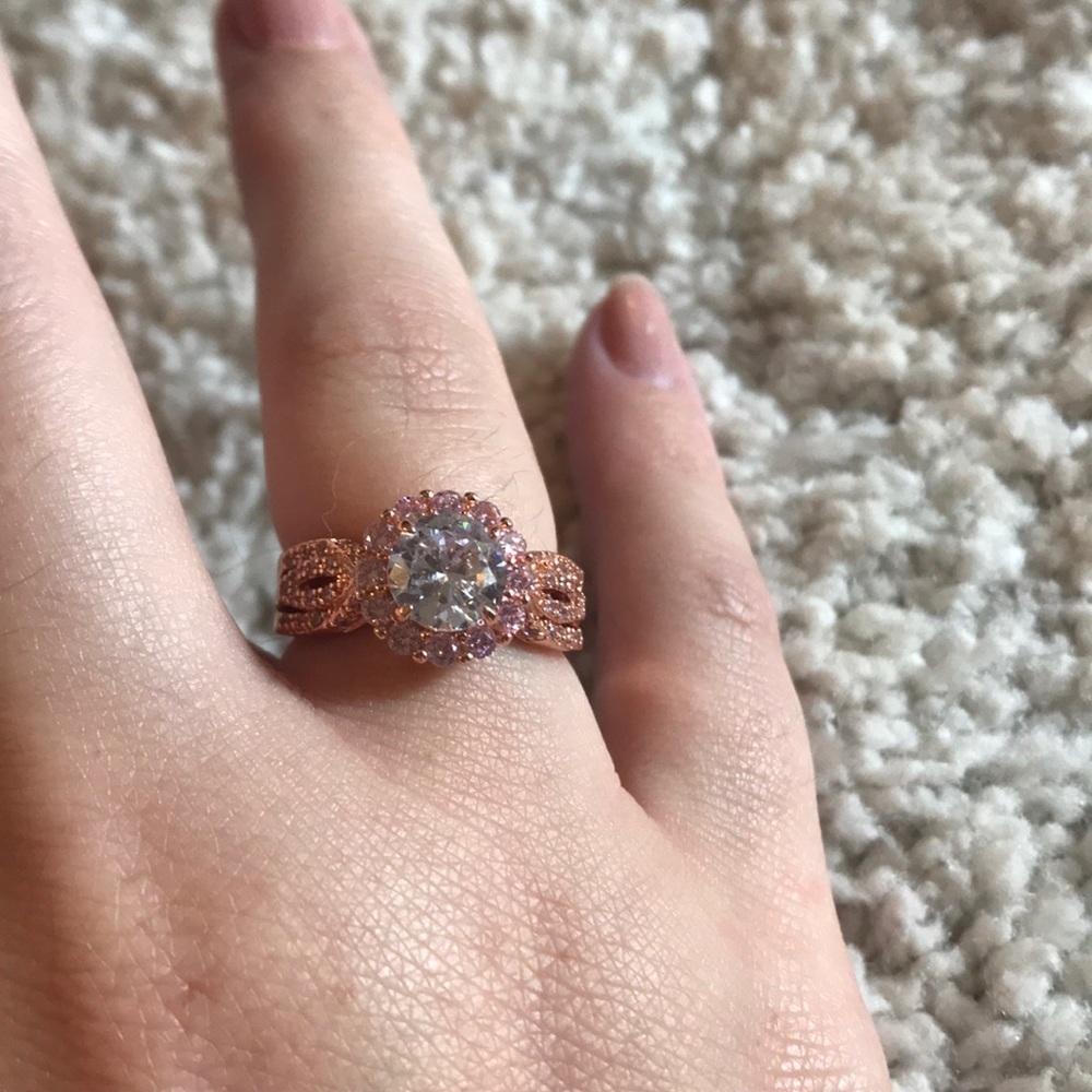 NWOT 3/$30 Rose gold ring